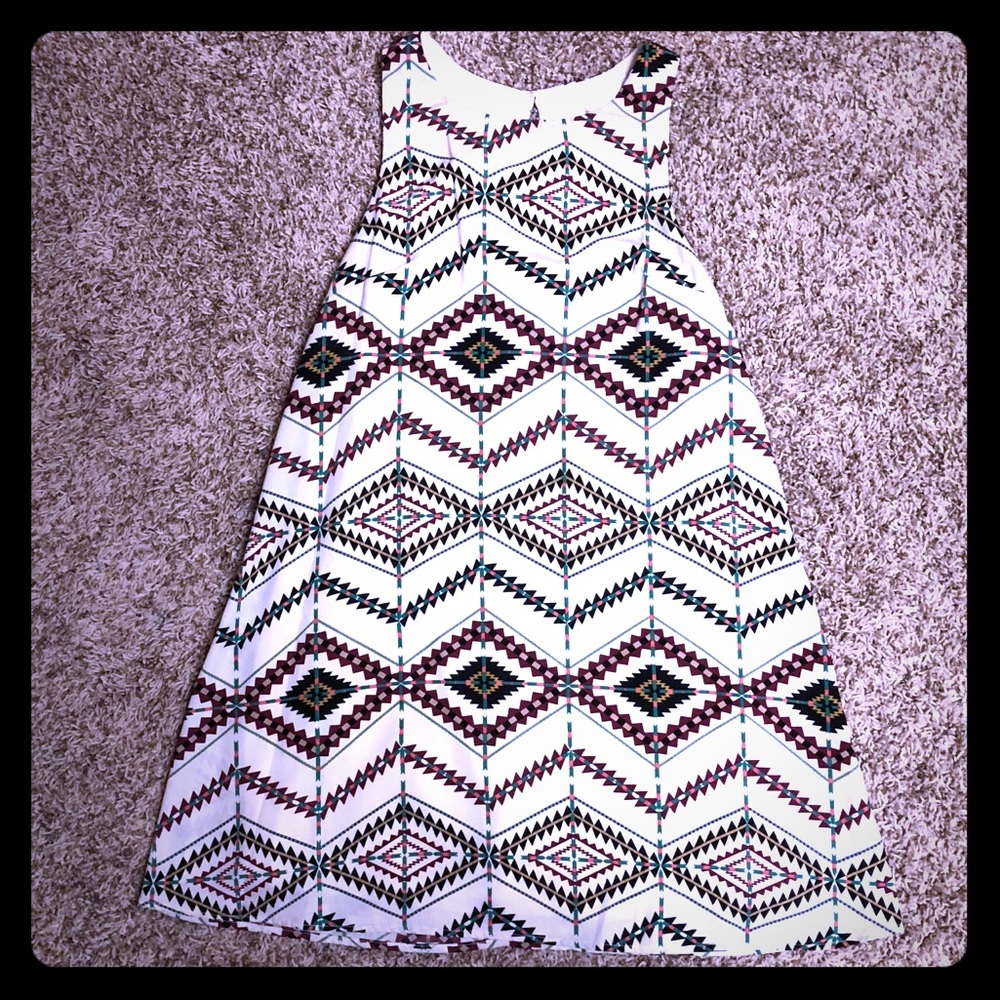 Adorable geometric print dress!